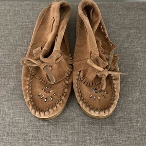 Laurentian Chief Moccasin Shoes/Slippers - Size 8